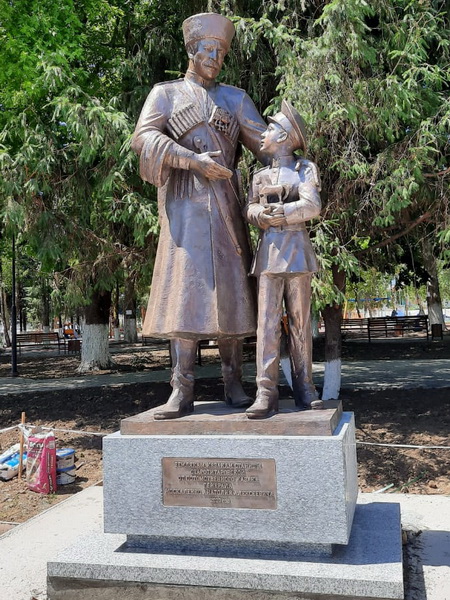 Памятник "Казакам станицы Старотитаровской"